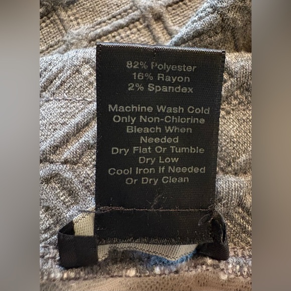 ANN TAYLOR A LINE SKIRT. PRETTY PATTERN - Picture 2 of 4